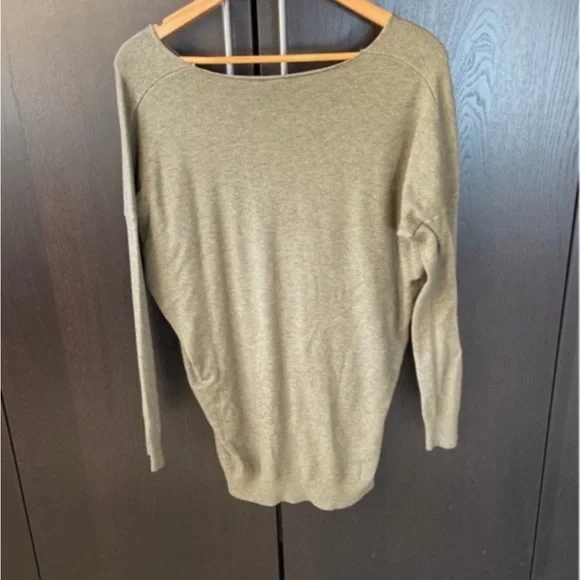 Olive Windsor Sweater - S - Picture 3 of 3